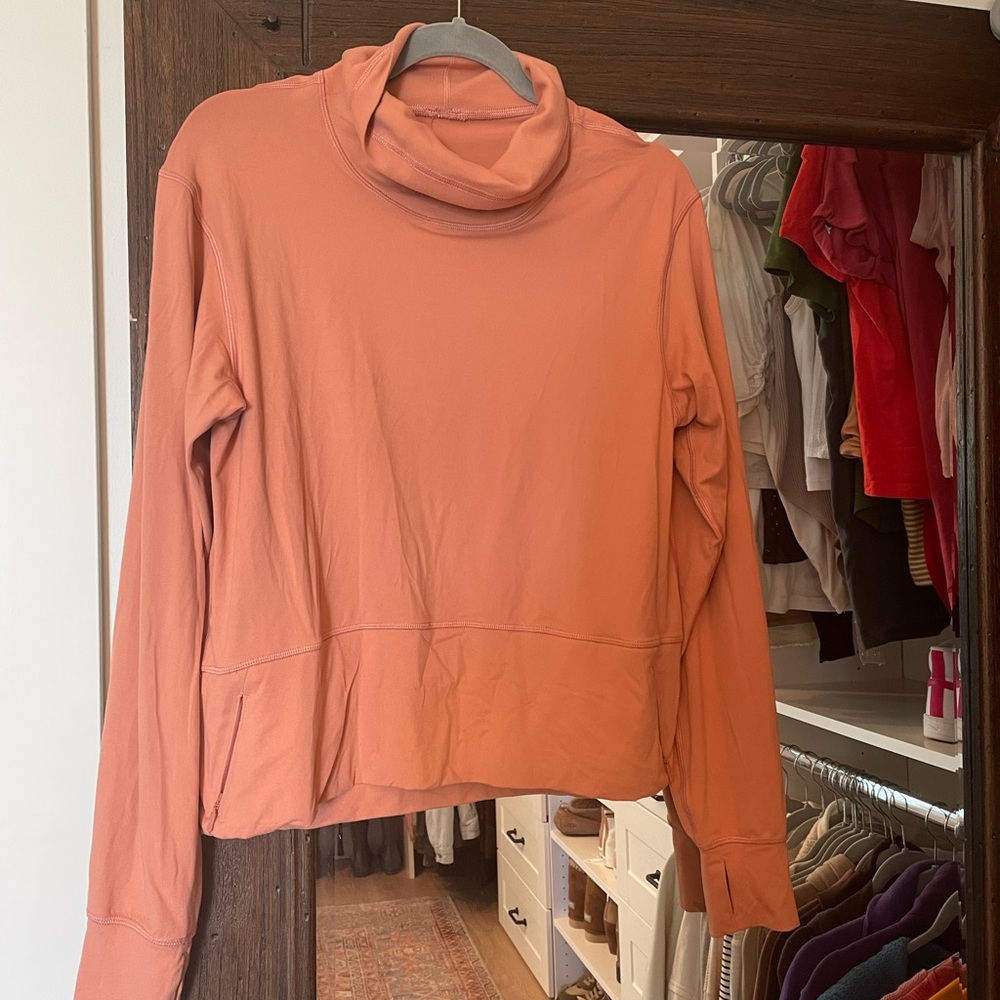 Lululemon pullover shirt